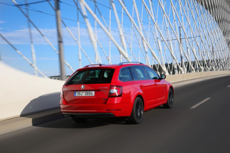  Skoda Octavia Combi G-Tec 2017 года  (WW) (фото 13 из 16)